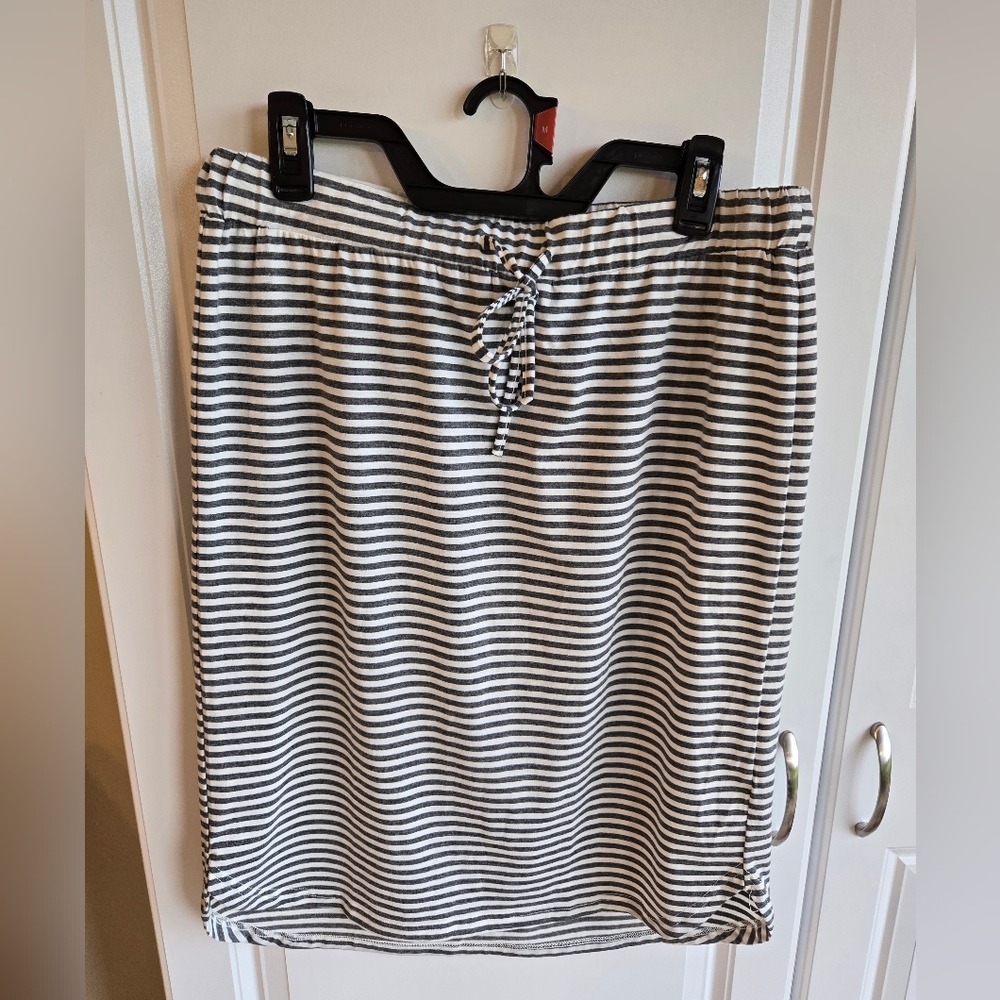 TT5 Tickled Teal Mabel Weekend Skirt Charcoal White Thin Stripe